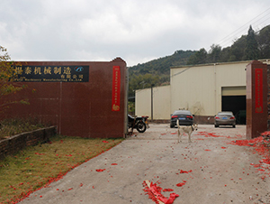 厂房大门